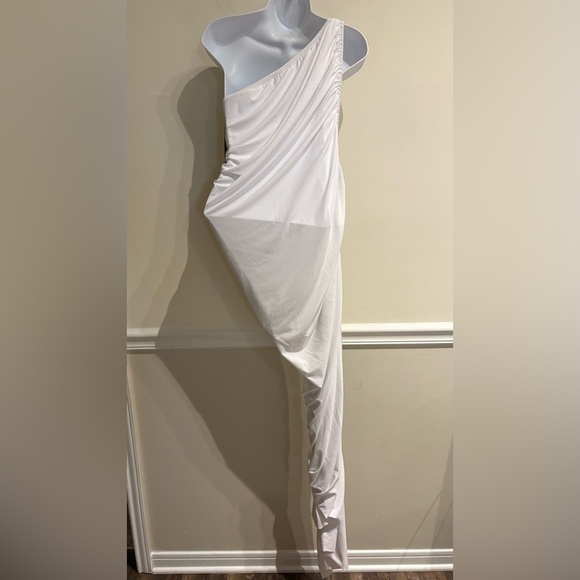 Norma Kamali x Revolve White Diana Gown NWT Size Large - Picture 7 of 13